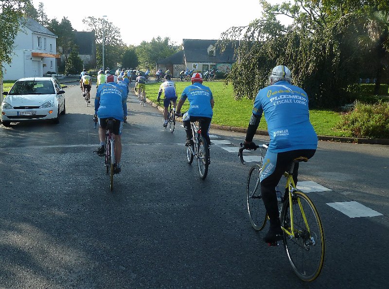 2010-10-10 09 08 Defile c_est parti.JPG